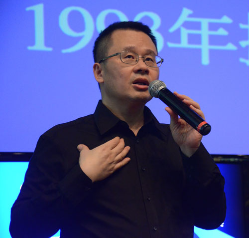 王绰中演讲“两岸记者采访技巧与实务”。（易思华 摄）